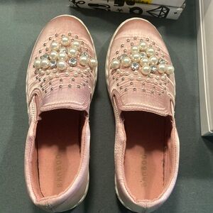 USED SLIP ON SHOES WITH BLING
